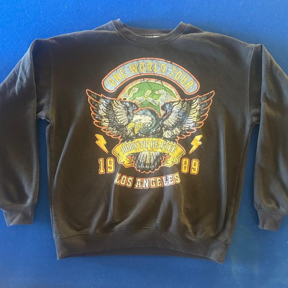 vintage looking y2k  graphic crewneck 1989